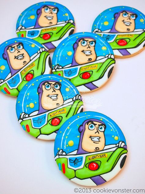 Buzz Lightyear (Cookievonster) Toy Story Cookies, Star Wars Cookies, Character Cupcakes, Desserts Cookies, Cookies Decoradas, Harry Birthday, Disney Cookies, Toy Story Cakes, Creative Cupcakes