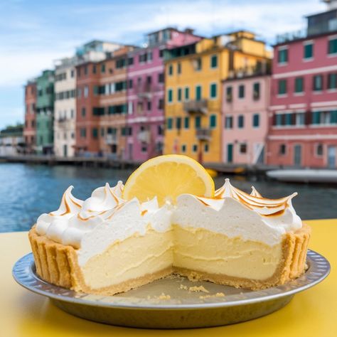 ZESTY ITALIAN LIMONCELLO MERINGUE PIE - Cooking Italians Italian Limoncello, Italian Desserts Easy, Authentic Italian Recipes, Creamy Chocolate Cheesecake, Italian Cuisine Recipe, Meringue Pie Recipes, Jam Tarts, Italian Recipes Dessert, Pie Crusts