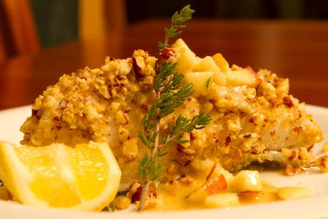 Recipe Resolution 2011 and 2012; A Culinary Adventure: Hazelnut-Crusted Halibut with Apple Vinaigrette; one of my favorites! Hazelnut Crusted Halibut, Apple Vinaigrette, Crusted Halibut, Halibut Recipes, Fantasy Food, Pictures Of Food, Just Keep Swimming, Keep Swimming, Fish Dishes