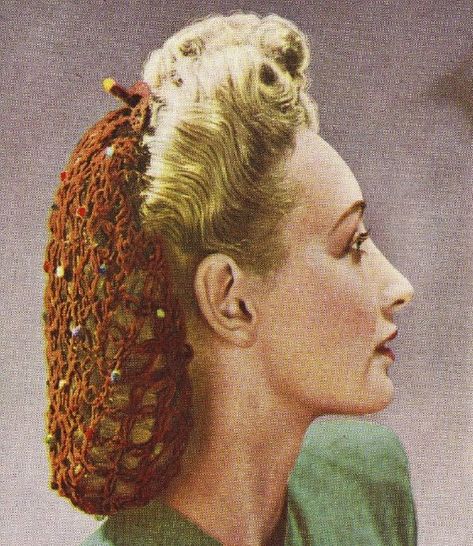 Here at Vintage Visage we are always looking for new snood patterns. Many of the vintage patterns for snoods date from the wartime 1940s when they were a convenient way to hold hair back whilst still looking chic, even if your hair was not quite looking its best- which often... Snood Pattern, Retro Updo, Vintage Hairstyle, Crochet Snood, Hair Snood, Ball Hair, 1940s Hairstyles, Vintage Crochet Patterns, Retro Hair