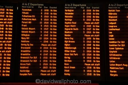 TRAIN DEPARTURES BOARD: LONDON | ENGLAND Moodboard Travel, Train Timetable, Menu Signs, Departures Board, Train Display, Train Board, Video Booth, Book Displays, New York Night