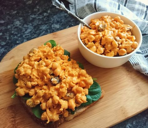 Coronation Chickpea, Vegan Sandwich Ideas, Vegan Sandwich Filling, Chicken With Chickpeas, Mayonnaise Dressing, Baked Potato Toppings, Quick Sandwiches, Tofu Sandwich, Sandwich Fillers