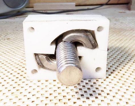 BOXER AUTO QUICK RELEASE - by kiefer @ LumberJocks.com ~ woodworking community Leg Vise, Officine In Garage, Lathe Tools, Homemade Tools, Woodworking Jigs, Machine Shop, Machine Tools, Lathe, Diy Tools