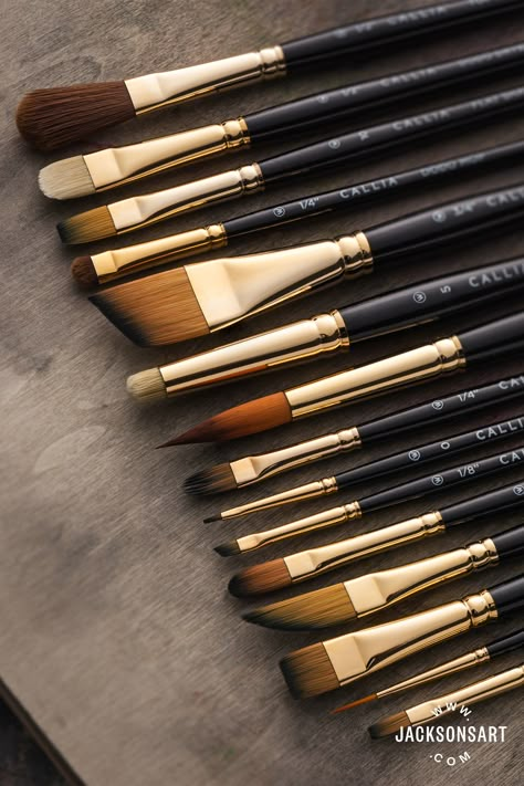 We are now stocking Willow Wolfe brushes. Willow Wolfe is an award-winning art teacher, brush designer, and the author of informative learn-to-paint books and articles. Check out the full range on our website - link in bio. Paint Brushes Set, Art Set Aesthetic, Aesthetic Art Materials, Back To School Products, Art Tools Aesthetic, Drawing Materials Art Supplies, Painting Materials Art Supplies, Paint Brushes Aesthetic, Art Materials Aesthetic