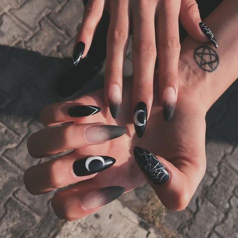 Dark Nail Designs Gothic, Alternative Nails, Gothic Nail Art, Nail Medium, Dark Nail Designs, Dark Nail, Gothic Nails, Trendy Nail Art Designs, Goth Nails