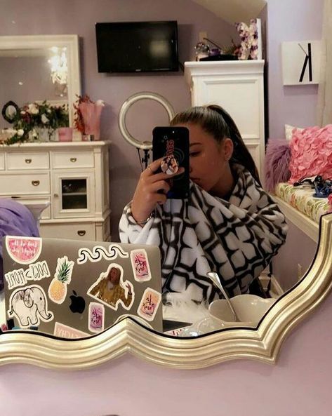 Mackenzie Ziegler Room, Kenzie Ziegler Room, Mackenzie Ziegler Snapchat, Maddie And Mackenzie, Kenzie Ziegler, Mackenzie Ziegler, Maddie Ziegler, Girl Bedroom Decor, 5k Followers