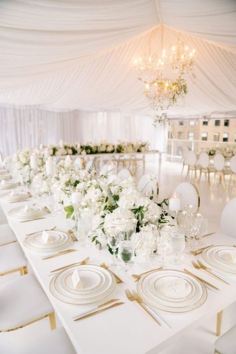 Beige White Wedding Theme, White And Gold Wedding Reception Decor, Wedding Decoration White And Gold, All White And Gold Wedding, White Beige Gold Wedding Decor, Gold And White Wedding Aesthetic, Ivory And Gold Wedding Theme, Classic White Wedding Invitations, Full White Wedding Decor