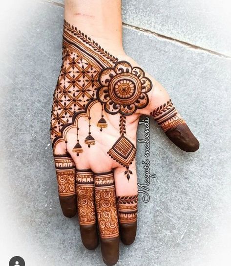 Deewali Mehndi Designs, Arabian Mehendi Designs For Front Hands, Easy Bail Mehndi Design, Deepawali Mehndi Designs, Mehndi In Front Hand, Baby Hand Mehndi Design Front Side, Font Hand Mehndi Design, Teej Mehendi Design 2024, Arabian Mehandi Designs