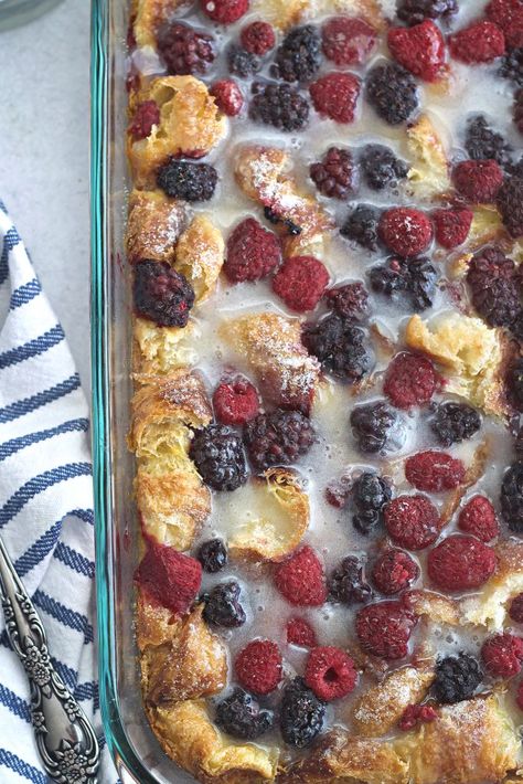 Overnight Berry Breakfast Casserole – 5 Boys Baker Breakfast Casserole With Blueberries, Fireman's Overnight Breakfast Casserole, Breakfast Berry Casserole, Crockpot Overnight Breakfast Casserole, Berry Breakfast Casserole, Fruit Breakfast Casserole, Berry Casserole, Overnight Casserole, Overnight Breakfast Recipes