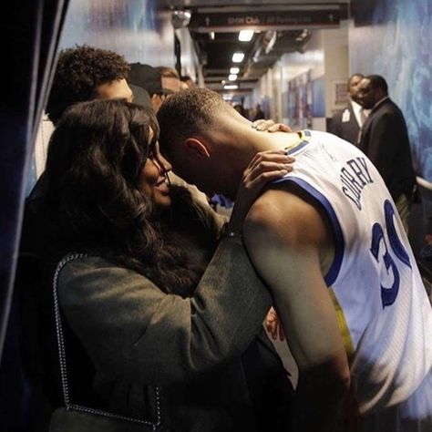 Thats why we love CURRY!! #stephencurry #curry #nvp #nba #superstar Nba Wife Aesthetic, Break From Toronto, Basketball Wife Aesthetic, Basketball Couples, Players Wives, Basketball Girlfriend, Basketball Wives, Couples Vibe, Love And Basketball