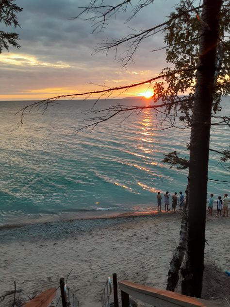 Great Lakes Photography, Michigan Road Trip Aesthetic, Lake Michigan Aesthetic, Cozy Pics, Michigan Aesthetic, Michigan Lake House, Michigan Sunset, Beach Therapy, Mackinac Island Michigan