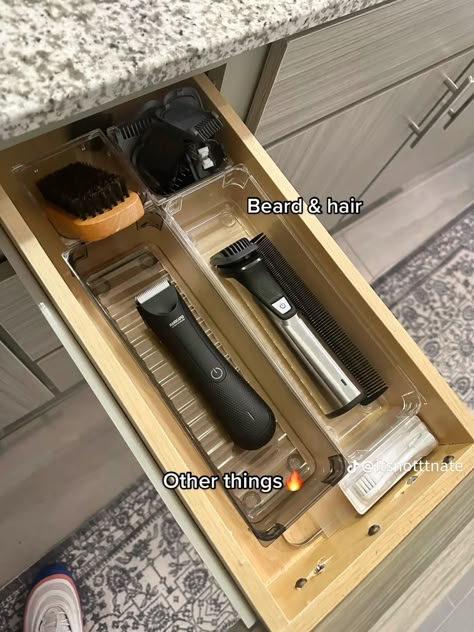 Men Bathroom Organization, Men’s Bathroom Ideas, Mens Bathroom Organization, Self Hygiene, Mens Bathroom Decor, Masculine Bathroom, Man Bathroom, Hygiene Self Care, Mens Bathroom