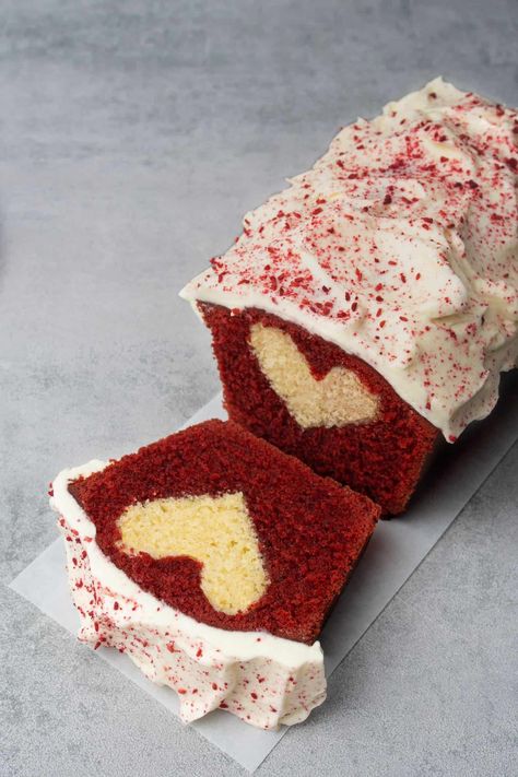 Heart Inside Cake, Red Velvet Pound Cake, Easy Red Velvet, Baking Contest, Inside Cake, Decorating Frosting, Red Velvet Cake Recipe, Velvet Cake Recipes, Valentines Baking