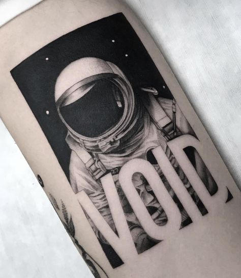 Herren Hand Tattoos, Astronaut Tattoo, Airplane Tattoos, Lady Bug Tattoo, Infinity Tattoos, Greek Tattoos, Space Tattoo, Botanical Tattoo, Hand Tattoos For Guys