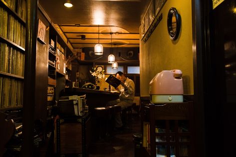 Narcissus - Tokyo Jazz Joints Japanese Jazz Aesthetic, Japanese Jazz, Midnight Diner, Listening Bar, Jazz Aesthetic, Music Bar, Jazz Bar, Film Archive, Documentary Photography