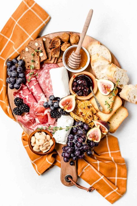 Easy & impressive Fall Harvest Cheese Board is perfect for parties, holidays, & get-togethers! Tips & tricks for the perfect appetizer. Cheeseboard Recipe, Bread Jam, Manchego Cheese, Charcuterie And Cheese Board, Pumpkin Pie Filling, Cheese Platters, Perfect Appetizers, Small Bites, Fall Harvest