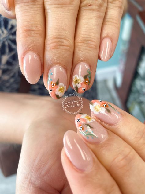 Peach Floral Nails, Dahlia Nail Art, Nude Nails With Flowers, Nude Floral Nails, Wildflower Nails, Summer Floral Nails, Rubber Nails, Wedding Day Nails, Gel Nails French