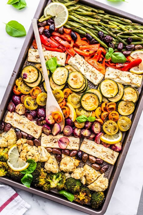 This keto meal prep recipe for marinated Greek vegetables with feta cheese is an easy sheet pan meal! The Greek marinade is the key to its bright flavor! Meal Prep Greek, Veg Keto, Greek Marinade, Greek Vegetables, Dinner Rotation, Dairy Free Diet, Vegetarian Keto, Low Carb Breakfast Recipes, Pan Meals