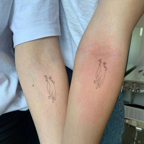 Fineline Tattoo Ideas, New Tattoo Styles, Matching Tattoos For Siblings, Matching Best Friend Tattoos, Matching Sister Tattoos, Fineline Tattoo, Tattoo Background, Omerta Tattoo, Hip Tattoos Women