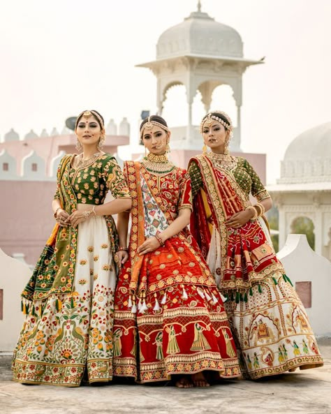 Photo By Creative Stylista Boutique - Bridal Wear Best Indian Wedding Dresses, Bridal Lehenga Designs, Latest Bridal Lehenga, Couple Wedding Dress, Wedding Lehenga Designs, Indian Bride Outfits, Bridal Lehenga Collection, Designer Ethnic Wear, Indian Wedding Photography Poses