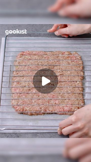 8,014 likes, 59 comments - cookistwow on June 9, 2024: "With this method, you'll be able to make 100 #meatballs in the blink of an eye, and without getting your hands dirty! 😍 See how:...". Mince Meat Recipes, Minced Meat Recipes, Arancini Recipe Italian, Easy Homemade Meatloaf, Meat Cake, Delicious Meatloaf, Homemade Meatloaf, Minced Meat Recipe, Boiled Food