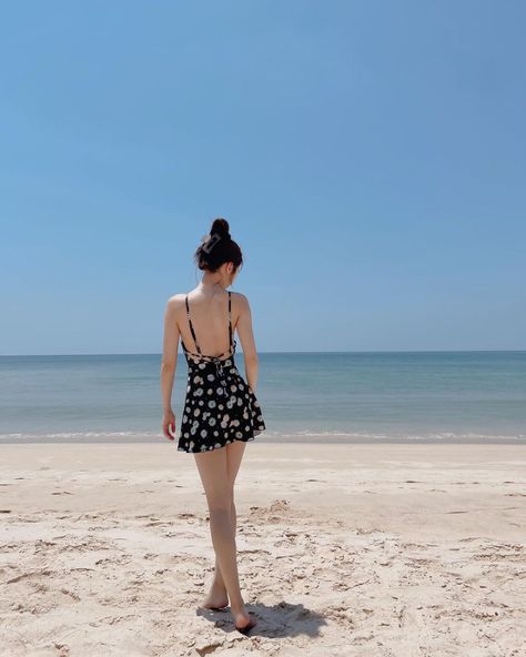 P (@pimtha) • Instagram photos and videos Summer Poses, Swimsuits Outfits, Korean Girl Fashion, Photography Poses Women, Girls Fashion Clothes, Korean Outfits, Teen Fashion Outfits, Photo Inspo, Ulzzang Girl