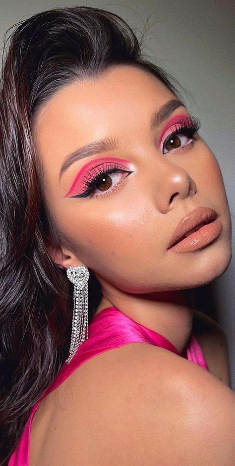 latest makeup trends 2022, makeup looks, makeup trends summer 2022, makeup ideas 2022, makeup trends winter 2022, makeup trends autumn 2022, makeup trends 2022 , 2022 eye makeup trends, makeup trends 2023, makeup look euphoria, makeup ideas colorful Dark Pink Eyeshadow, Hot Makeup Looks, Look Euphoria, 2022 Makeup, 2023 Makeup, Party Makeup Looks, Euphoria Makeup, Latest Makeup Trends, Event Makeup