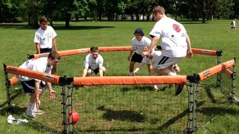 Gaga Pit, Gaga Ball Pits, Gaga Ball, Pe Lessons, Pe Games, Youth Games, Physical Activities For Kids, Game Rules, Sport Park