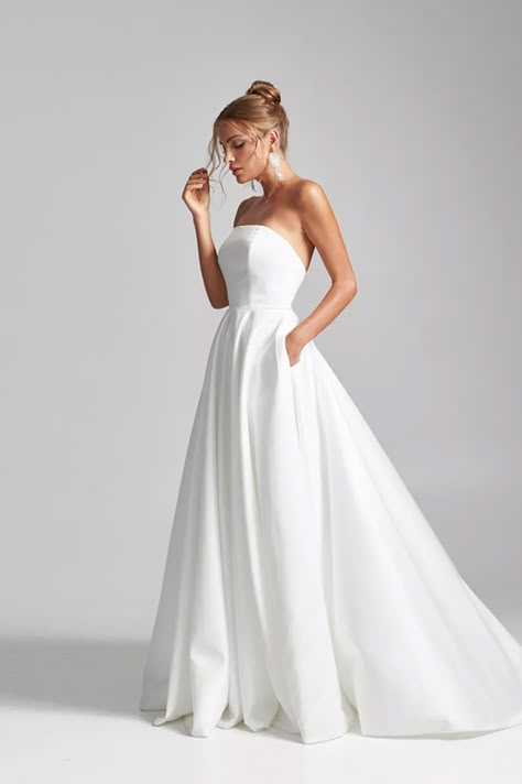 Strapless A Line Wedding Dress Simple, Rebecca Schoneveld Bridal, September 2024 Wedding Colors, A Line Strapless Wedding Dress, Simple Strapless Wedding Dress, Rebecca Schoneveld, Wedding Dress Size 10, Wedding Dress With Pockets, White Wedding Dress