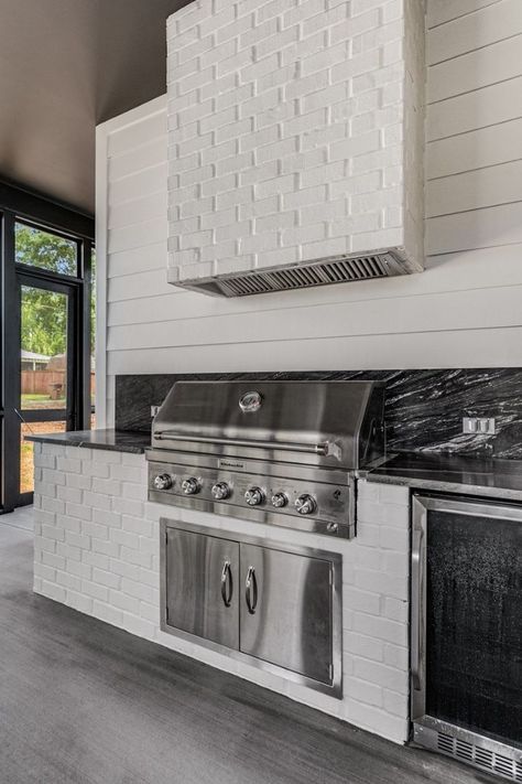 Elevate your outdoor kitchen with the power of ZLINE's Range Hood Inserts!🙌  📸 via Instagram: buildnashville  Tap to explore outdoor approved ZLINE Range Hood Inserts! Zline Range Hood, Zline Range, Cabinet Inserts, Range Hood Insert, Island Hood, Outdoor Island, Custom Range Hood, Manual Design, Under Cabinet