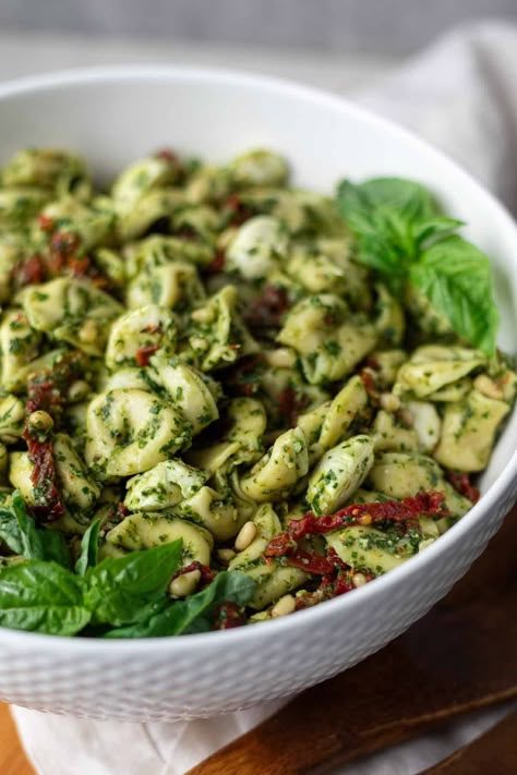 Tortellini Pesto Salad Cold Pesto Pasta Salad, Tortellini Pesto, Pesto Tortellini Salad, Dinner Party Entrees, Homemade Pesto Recipe, Pesto Mozzarella, Pesto Salad, Pesto Tortellini, Pasta Salad With Tortellini