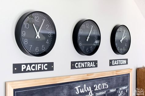 Learn how to create DIY time zone clocks to add to your family command center. Such a cute and simple project by Jen Woodhouse of The House of Wood. Family Command Centers, Diy Command Center, Time Zone Clocks, Travel Room, Lobby Seating, Apartment Wall Decor, Office Clock, Building Furniture, Diy Office