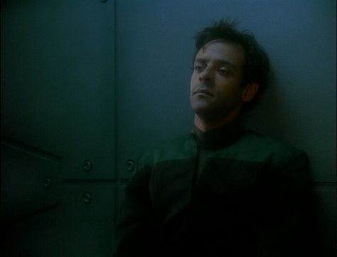 Alexander Siddig as Dr. Julian Bashir in Star Trek Deep Space Nine ❤ Ds9 Julian Bashir, Alexander Siddig, Bajoran Star Trek, Julian Bashir, Star Trek Ds9 Bashir, Star Trek Ds9 Funny, Deep Space Nine, Ezri Dax Star Trek, Fandom Star Trek