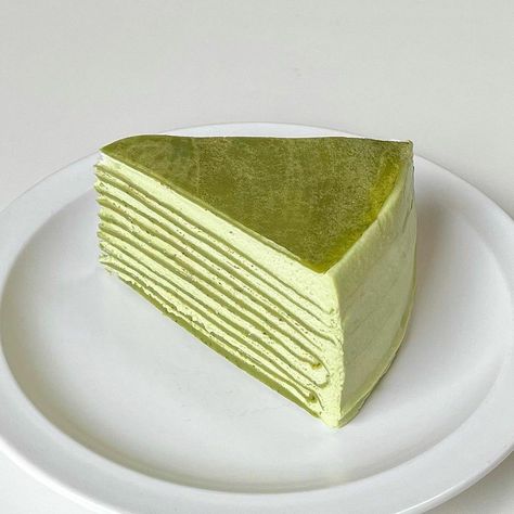 Matcha Dessert Aesthetic, Cake Slice Aesthetic, Fantasy Country, Mural Kitchen, French Dessert Recipes, Matcha Dessert, Matcha Cake, Crepe Cake, Mini Cakes Birthday