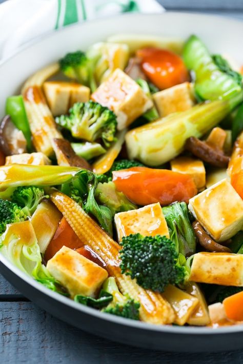 This recipe for Buddha's Delight is a classic Asian dish full of mixed vegetables and tofu in a savory sauce. Male you own take out in less than 30 minutes! #soyfoodsmonth #ad Vegetable Delight Chinese, Buddha's Delight, Dinner Veggies, Vege Dishes, Fry Tofu, Tofu Broccoli, Recipe Tofu, Power Bowl Recipe, Asian Dish