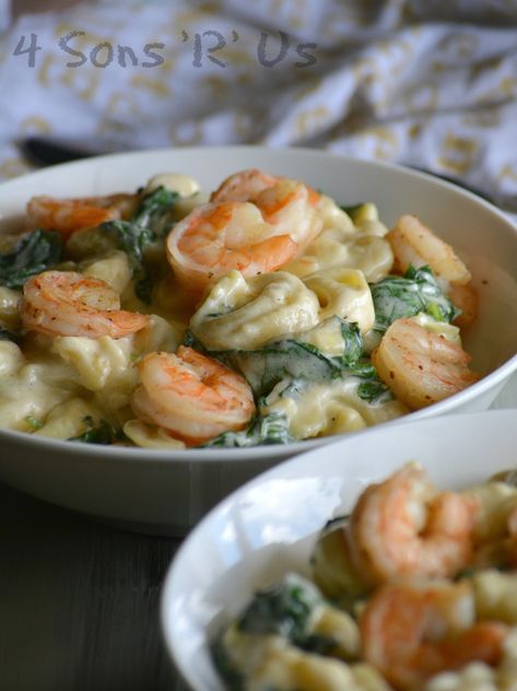 Creamed Spinach Tortellini with Seasoned Shrimp - 4 Sons 'R' Us Creamed Spinach Tortellini, Warm Comfort Food, Seasoned Shrimp, Spinach Tortellini, Plats Healthy, Tortellini Recipes, Shrimp Seasoning, Creamed Spinach, Beef And Noodles