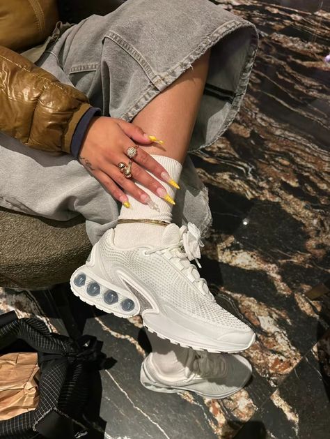 @azmikii Airmax Dn Outfit, Fresh Shoes, White Outfit, White Outfits, Mode Inspiration, Nail Inspo, Me Too Shoes, Nike Air Max, Fashion Shoes