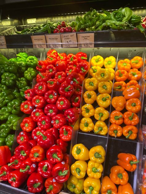 Bell Peppers Aesthetic, Peppers Aesthetic, Vegetable Aesthetic, Veggies Aesthetic, Veggies Photography, Pepper Aesthetic, Container Farming, Vegetables Aesthetic, Clean Wallpaper