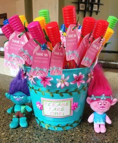 Trolls Party Centerpieces, Trolls Candy Bags, Trolls Table Decorations Ideas, Trolls Party Snacks, Trolls Birthday Party Favors, Trolls Birthday Party Activities, Trolls Third Birthday Party, Trolls Poppy Birthday Party Ideas, Trolls Goodie Bag Ideas