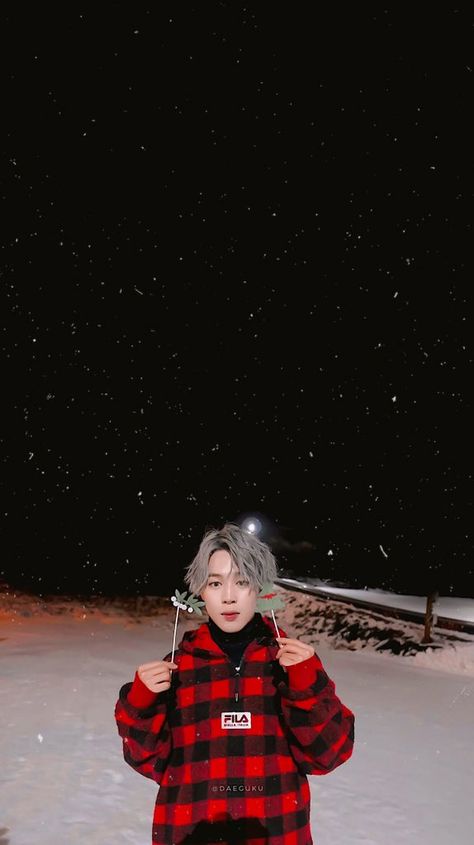 Bts Wallpaper Christmas, Jimin Christmas Wallpaper, Christmas Kpop Wallpaper, Christmas Bts Wallpaper, Jungkook Christmas Wallpaper, Christmas Jimin, Kpop Christmas Wallpaper, Bts Christmas Wallpaper, Jimin Christmas