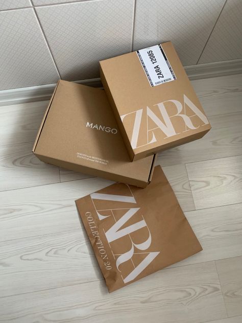 Zara Package Aesthetic, Parcel Aesthetic, Zara Unboxing, Aesthetic Vanilla Girl, Vanilla Girl Aesthetic, Shopping Pictures, Photography Editing Apps, Cool Paper Crafts, Clean Girl Aesthetic