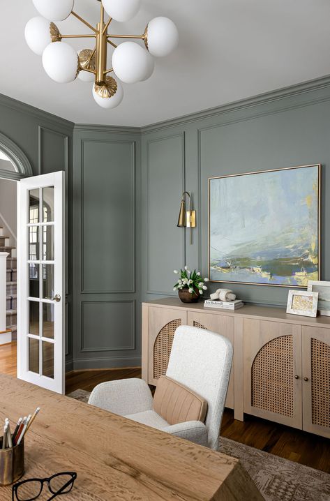 Feminine Dining Room, Womens Home Office, Beautiful Home Office, Elegant Home Office, Dining Room Wainscoting, Feminine Home Offices, Green Dining Room, Dining Room Paint, Dining Room Wallpaper