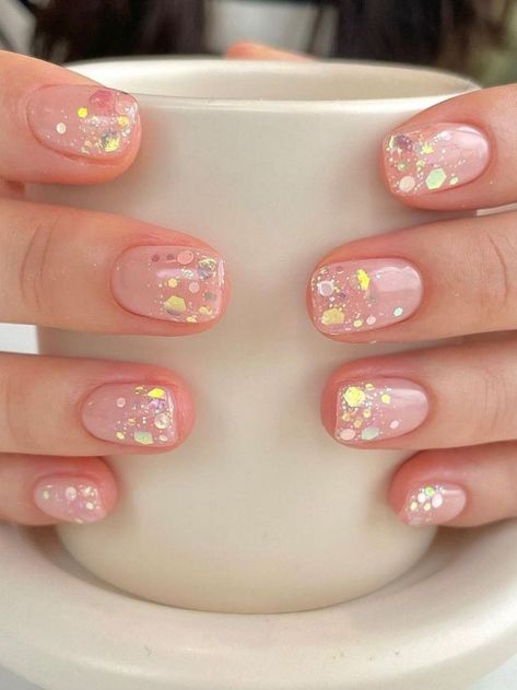 short glitter nails Glass Nail Design, Best Summer Nail Designs, Korean Nail Designs, Korean Nail, Beachy Nails, Summer Nail Designs, Ombre Nails Glitter, Manicure Gel, Korean Nails