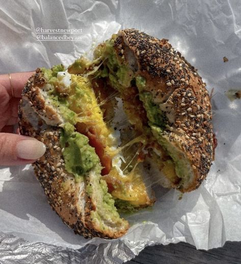 Bagel Sandwich Aesthetic, Bagel Aestethic, Bagel Fillings Ideas, Bagel Aesthetics, Bagels Aesthetic, Bagels Sandwich, Breakfast Bagel Sandwich, Egg Bagel, Bagel Breakfast Sandwich