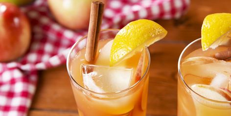 Apple Cider Long Island Iced Tea Recipe - How to Make Apple Cider Long Island Iced Tea Easy Apple Cider Recipe, Long Island Iced Tea Recipe, Shots Jello, Apple Cider Recipes, Fall Apple Cider, Cider Recipes, Spiked Apple Cider, Cider Sangria, Apple Cider Sangria