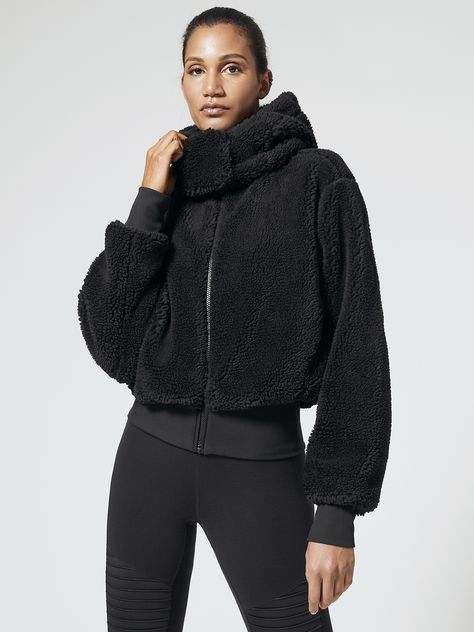 Black Sherpa Jacket Outfit, Cropped Teddy Jacket, Sherpa Jacket Outfit, Black Sherpa Jacket, Black Hoody, Trim Styles, Carbon 38, Long Leggings, Activewear Brands