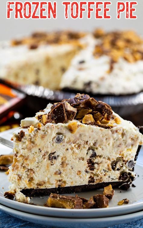 Toffee Pie, Toffee Dessert, Summer Pie Recipes, Spicy Southern Kitchen, Heath Bar, Summer Pie, Heath Bars, Frozen Pie, Easy Pie Recipes