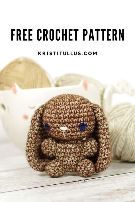 Micro Miniatures, Crochet Project Free, Crochet Plushies, Micro Crochet, Easy Crochet Animals, Crochet Bunny Pattern, Easter Crochet Patterns, Quick Crochet Patterns, Crochet Keychain Pattern