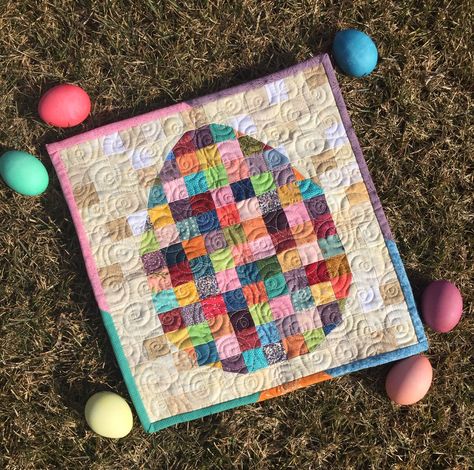 Easter Egg Quilt ~ A Scrappy Mini Quilt Pattern Easter Egg Quilt, Flannel Quilt Patterns, Easter Quilts, Easter Quilt, Accuquilt Patterns, Moon Quilt, Mini Quilt Patterns, Flannel Quilts, Pipe Cleaner Crafts