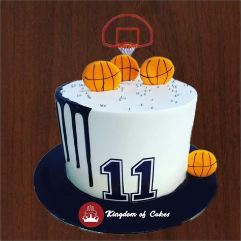 The design that is done on the finished cake based on the game is very amazing and gives the best look of the cake. Sports are fun, memorable moments with the team go through the mind looking at that cake. The basketball game has been designed to showcase the very best that appeals to every basketball player. Delivery across Delhi NCR Visit website www.kingdomofcakes.in for more unique designs or call our helpline number 9999812200 to discuss your customized cake. Game Theme Cake, Customized Cake, Special Birthday Cakes, Game Themes, Cool Birthday Cakes, Theme Cake, Basketball Game, Basketball Games, Basketball Player